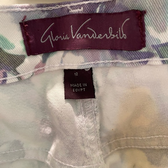 Capris - Picture 3 of 3